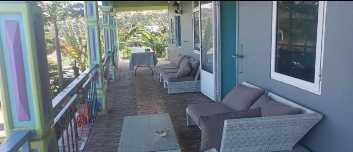 Tilapasse Resto & Guest House Port South East Extérieur photo