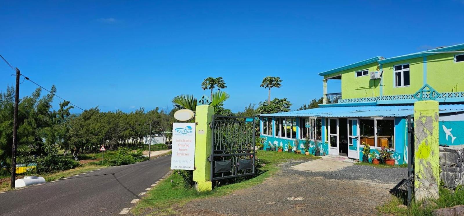Tilapasse Resto & Guest House Port South East Extérieur photo